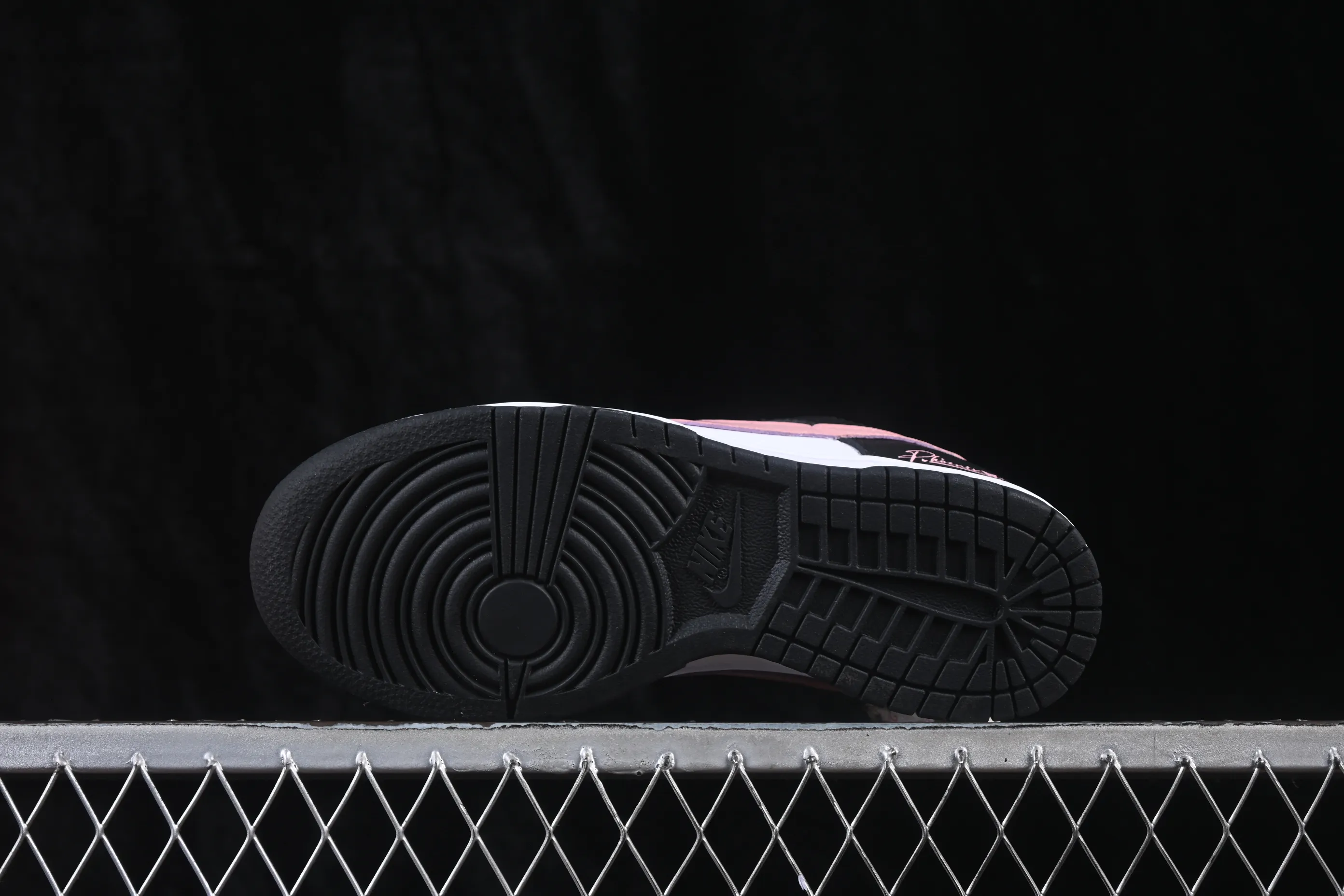 All categories Nk SB Dunk series Nk SB Dunk Low low-top sneakers Nike SB Dunk Low black pink low-top casual sneakers DD1391-100